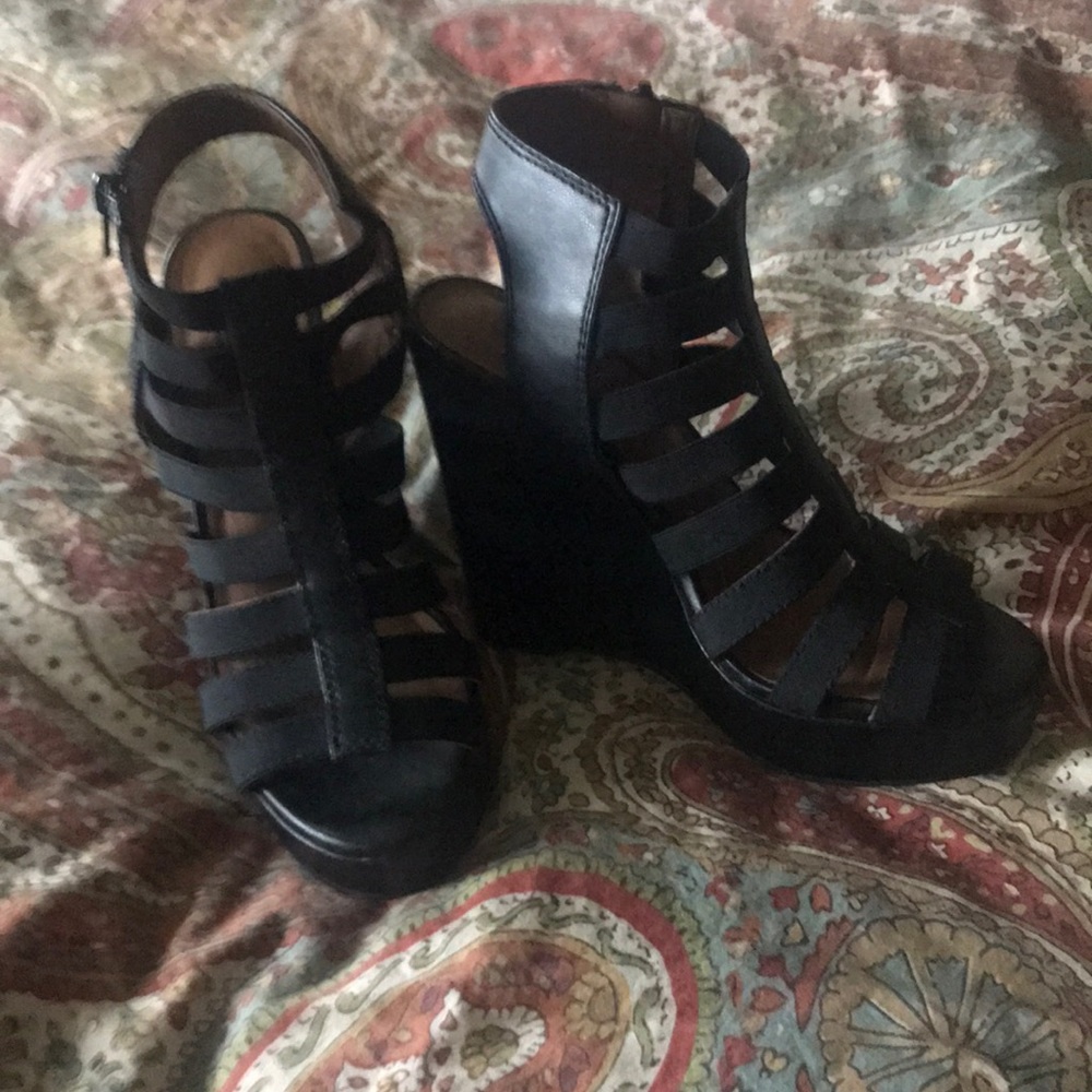 Black strappy shoe